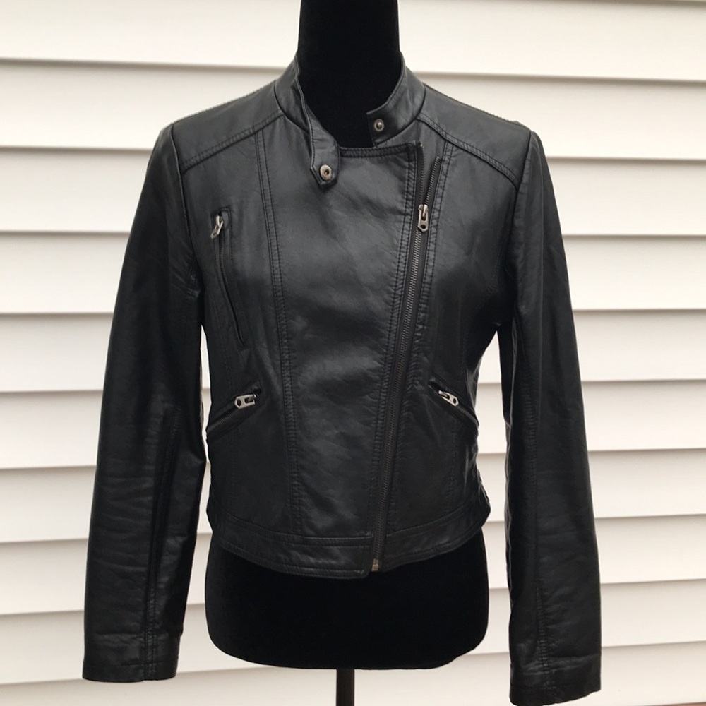 Forever 21 Women’s faux leather jacket vegan coat